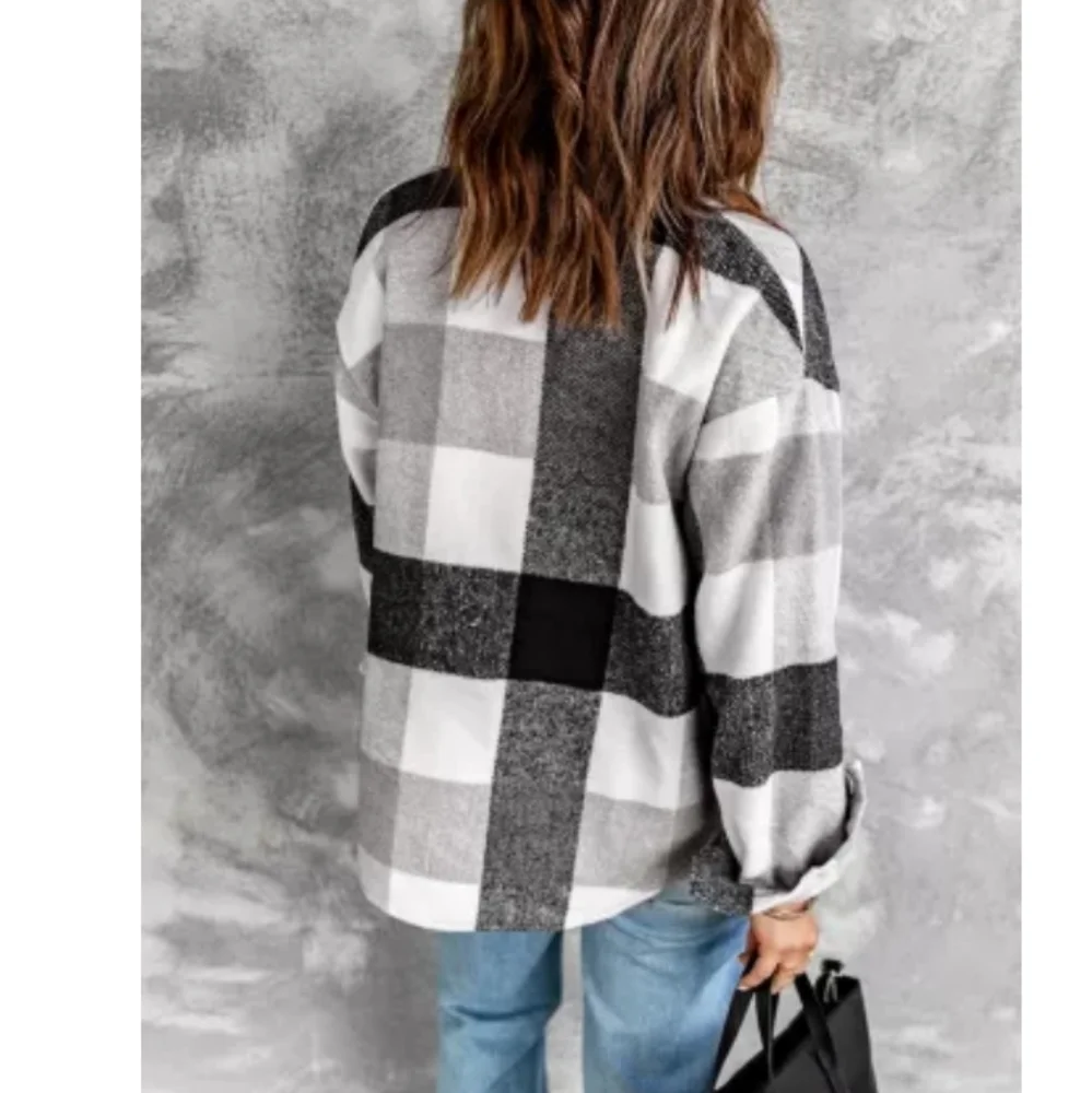 New boutique plaid shacket - Picture 4 of 8